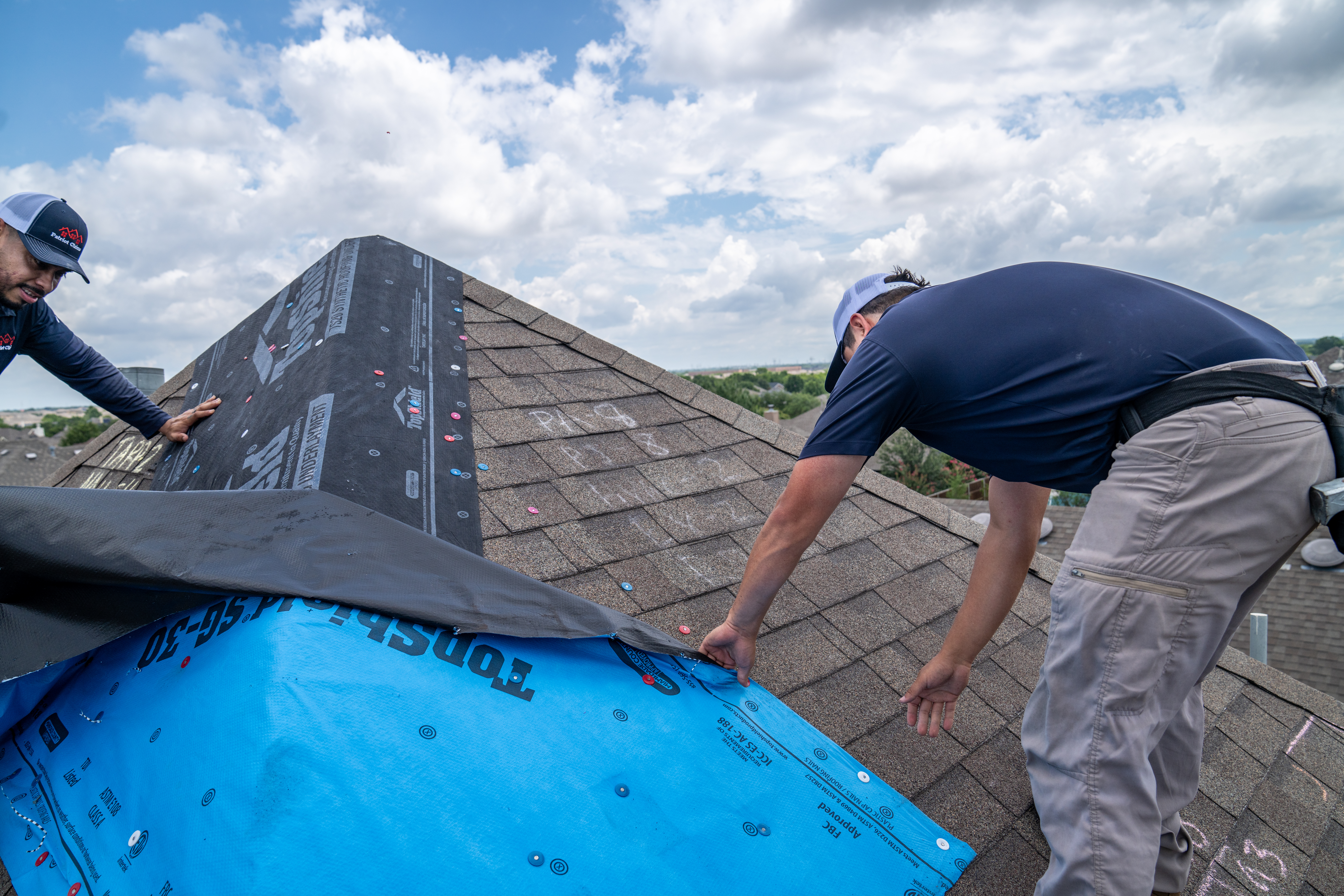 Storm Roof Damage? Get Emergency Tarps Services